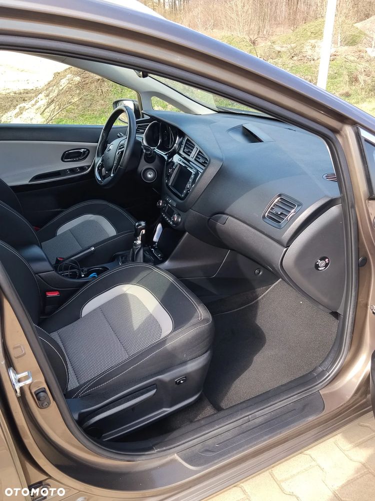 Kia Ceed 1.6 GDI ISG Platinum Edition - 10