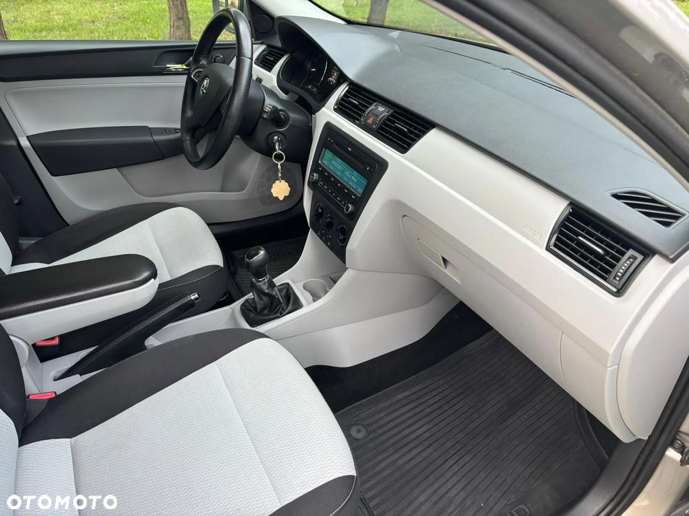 Skoda RAPID 1.2 TSI Ambition - 10