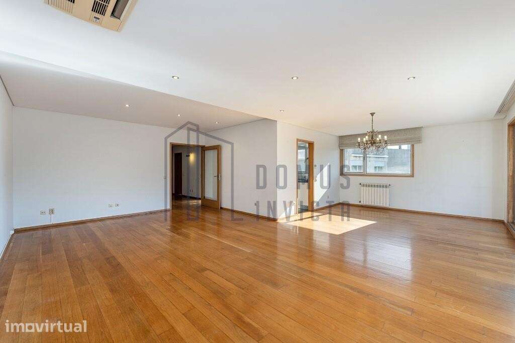Exclusivo Apartamento T4 em Condomínio de Referência nas Antas, no Por - Grande imagem: 2/57