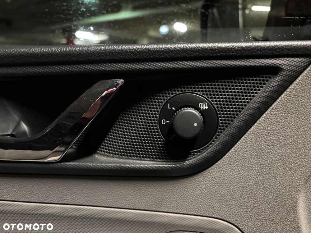 Skoda RAPID Spb 1.2 TSI Ambition - 17