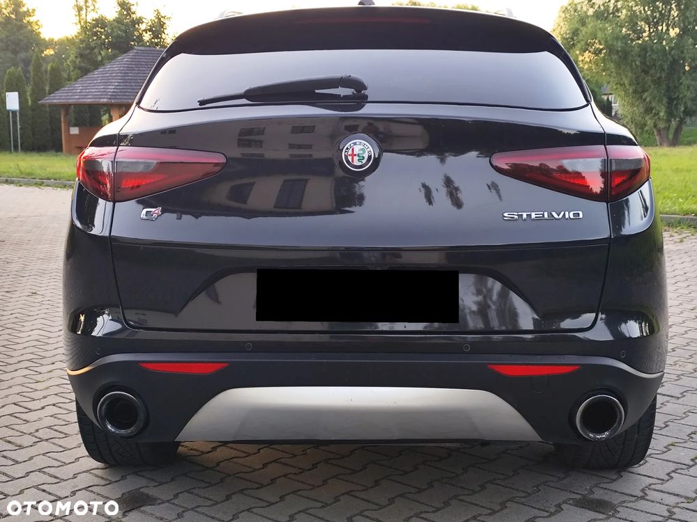 Alfa Romeo Stelvio 2.0 Turbo 16V AT8-Q4 Tributo Italiano - 12