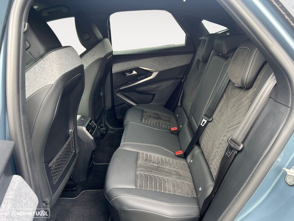Peugeot E-3008 73 kWh GT - 13