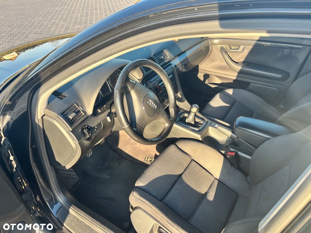 Audi A4 Limousine - 10