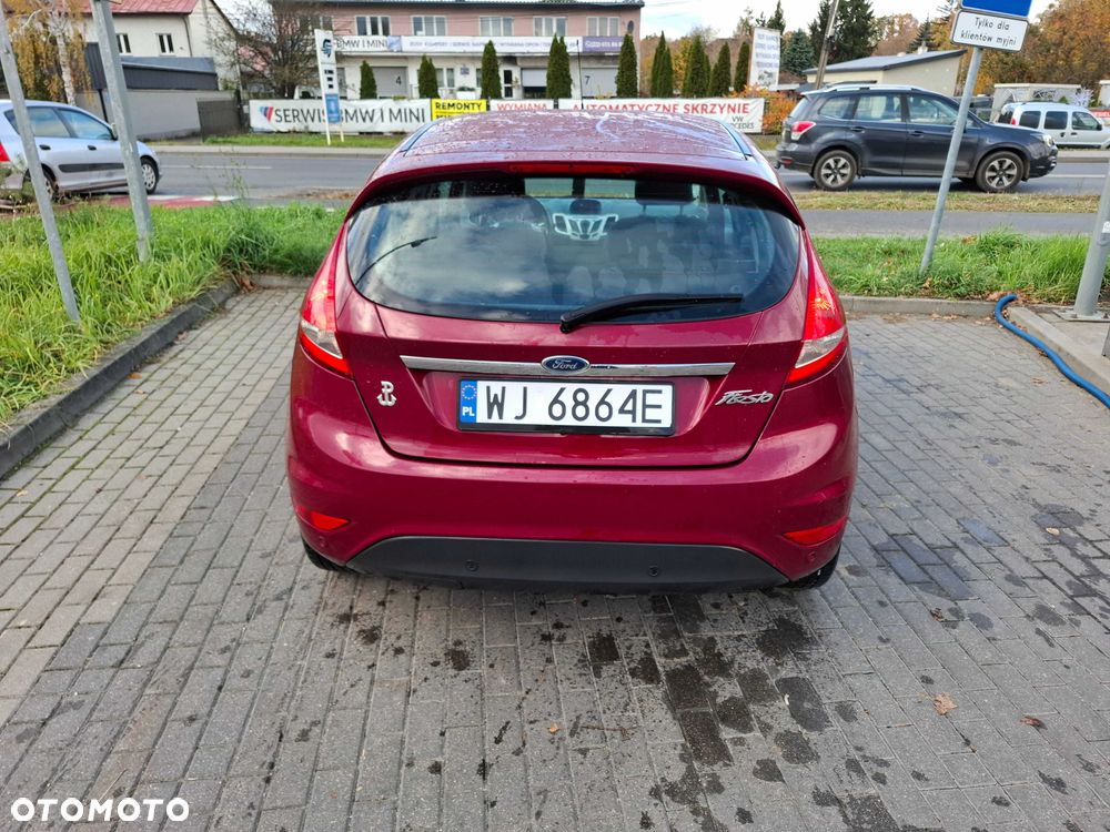 Ford Fiesta 2010 photo 3