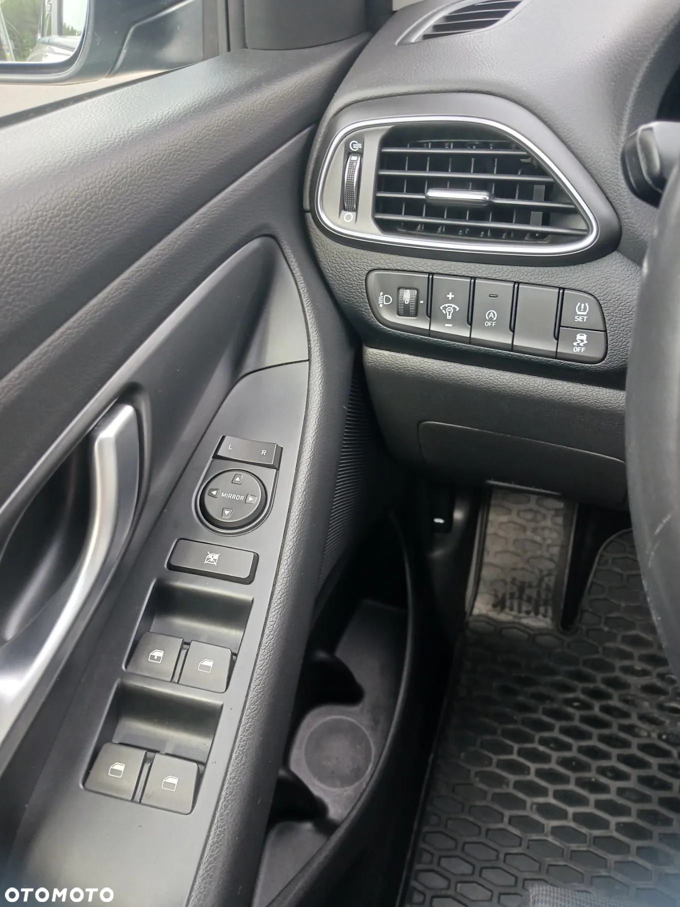 Hyundai i30 1.5 DPI Classic + - 9