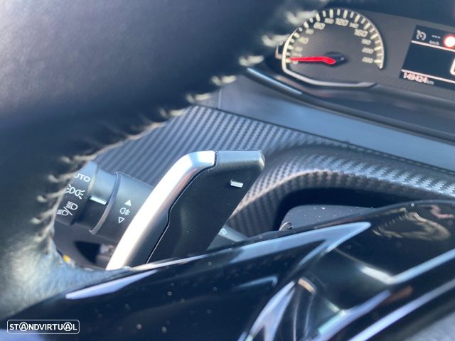 Peugeot 2008 BlueHDi 130 EAT8 Allure - 16