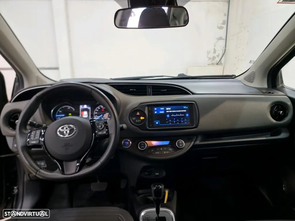 Toyota Yaris 1.5 HSD Comfort - 12