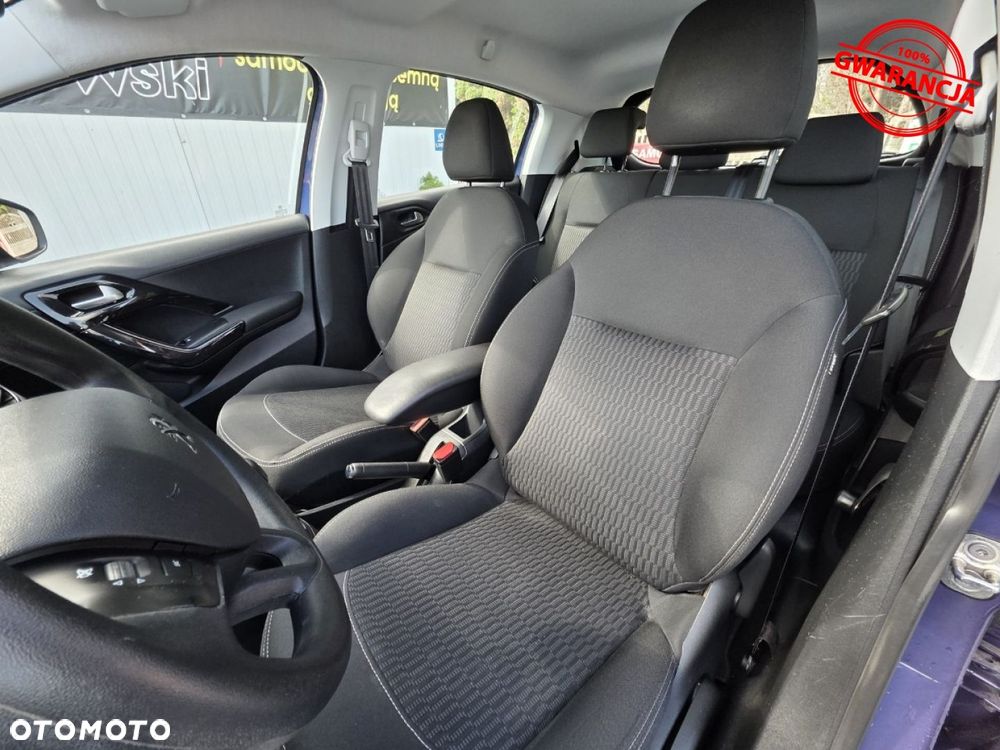 Peugeot 208 - 19