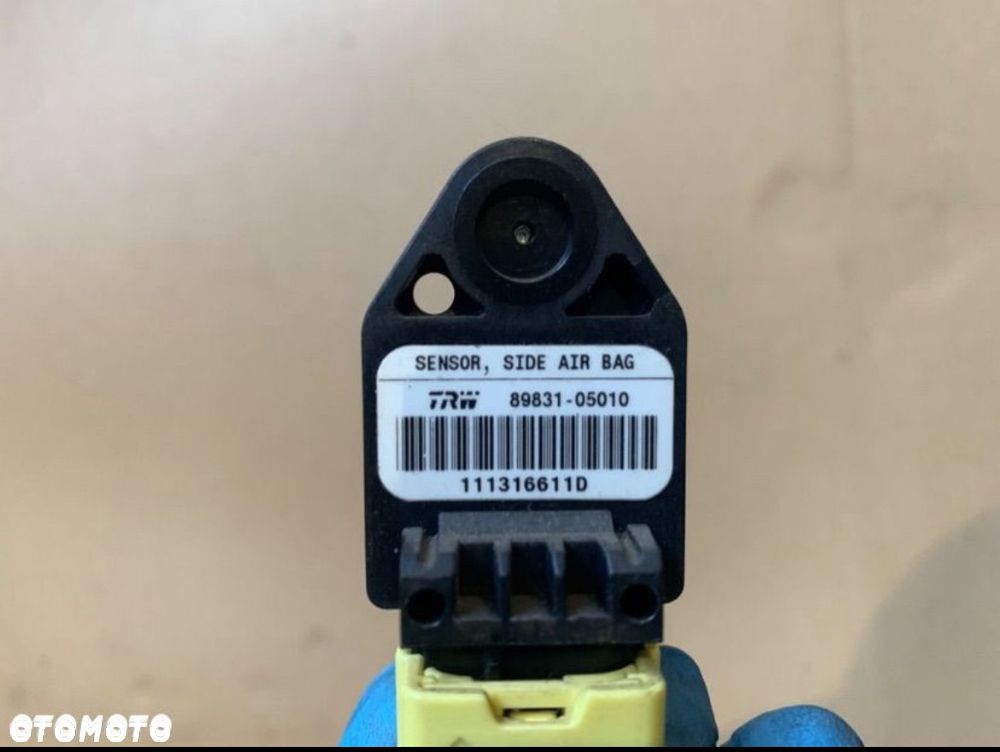 89831-05010 czujnik uderzenia uderzeniowy lewy przód Toyota corolla e12 - 2