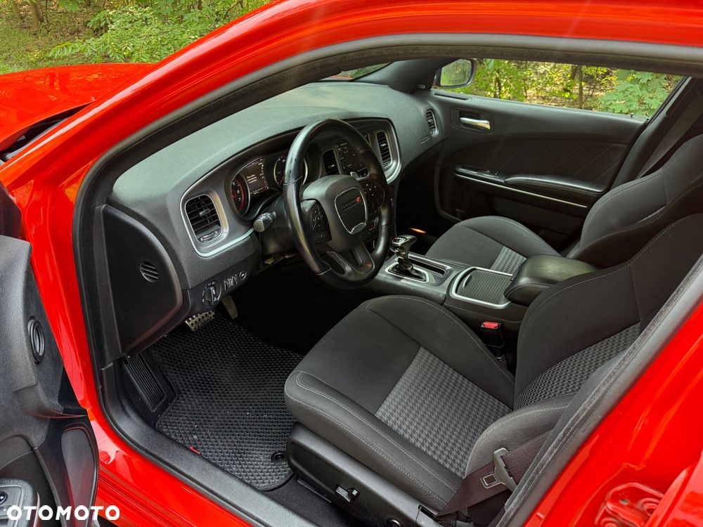 Dodge Charger 5.7 R/T - 16