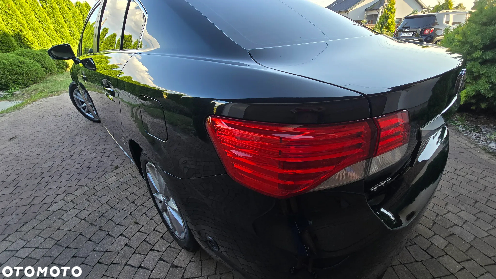 Toyota Avensis - 17