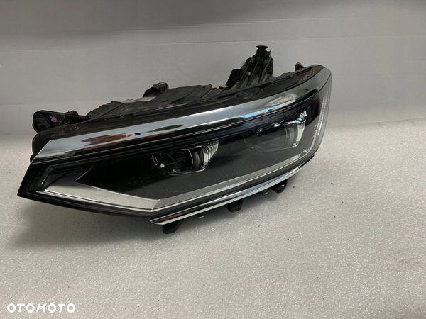 VW PAssat B8 LIFT IQ led lampa lewa przód b ładna 3G1941081P