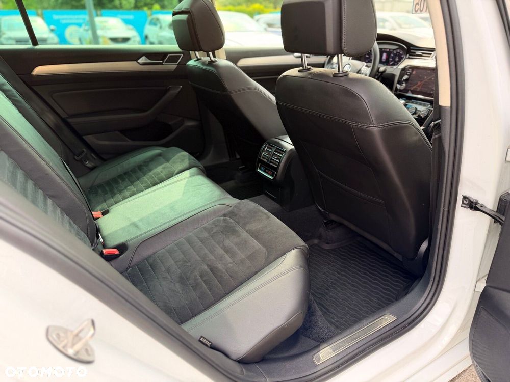 Volkswagen Passat - 26