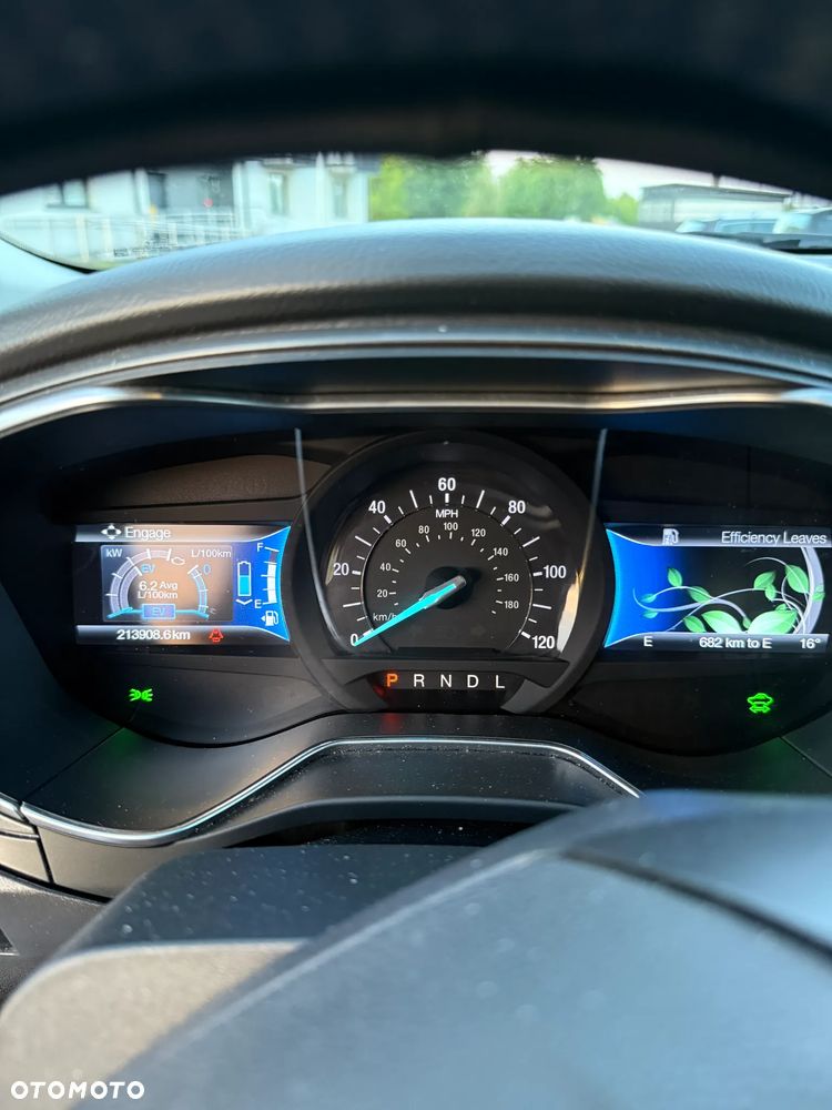 Ford Fusion - 8