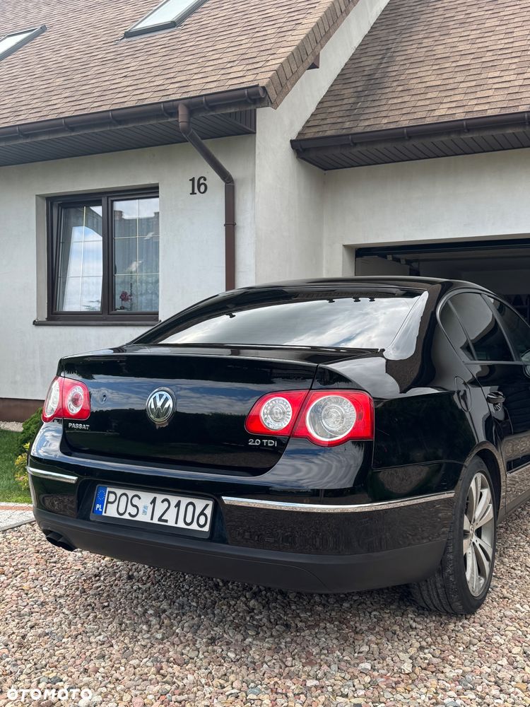 Volkswagen Passat 2.0 TDI Highline - 8