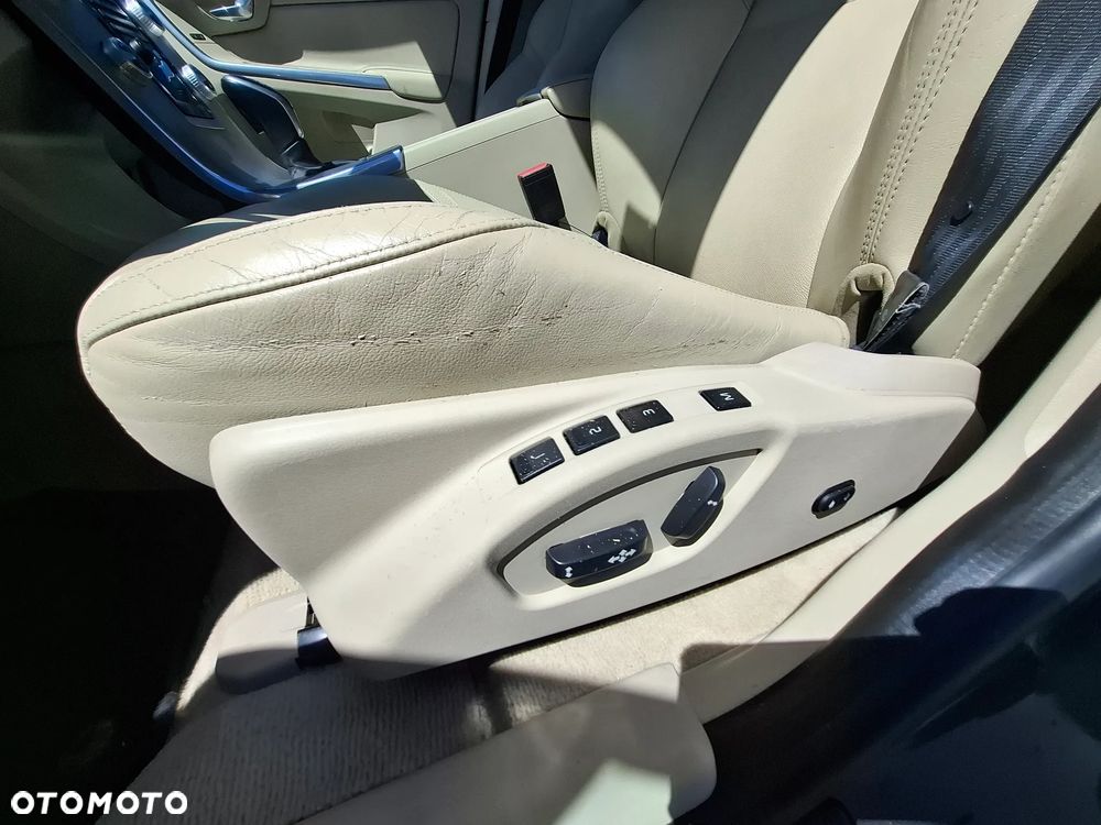 Volvo XC 60 D4 Geartronic Kinetic - 12