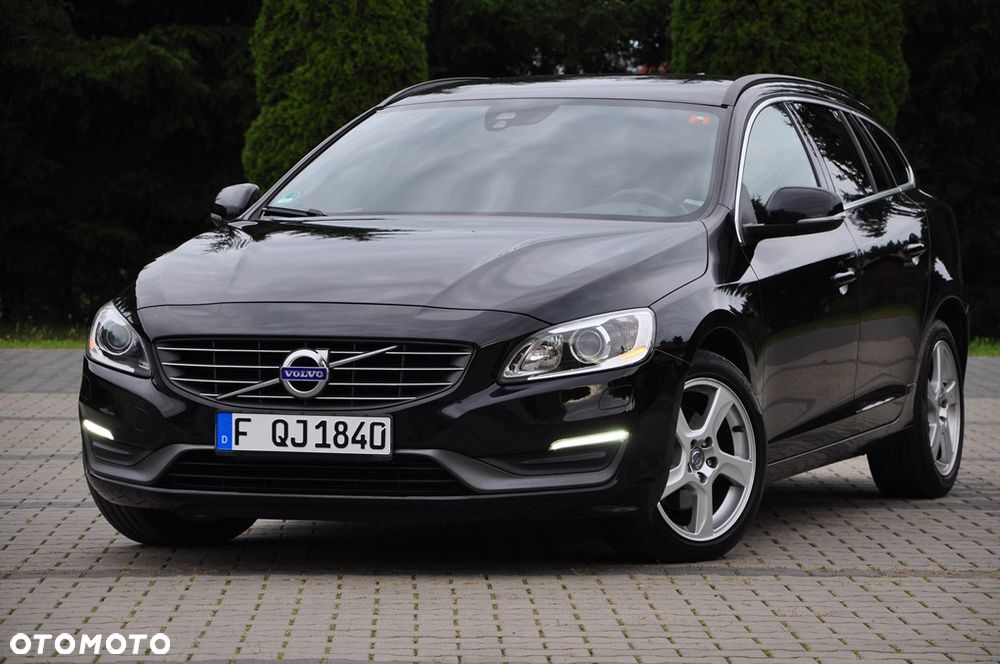 Volvo V60 D3 Geartronic Summum - 1