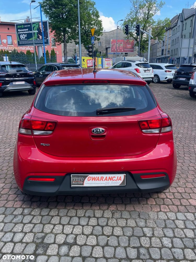 Kia Rio 1.2 L - 5