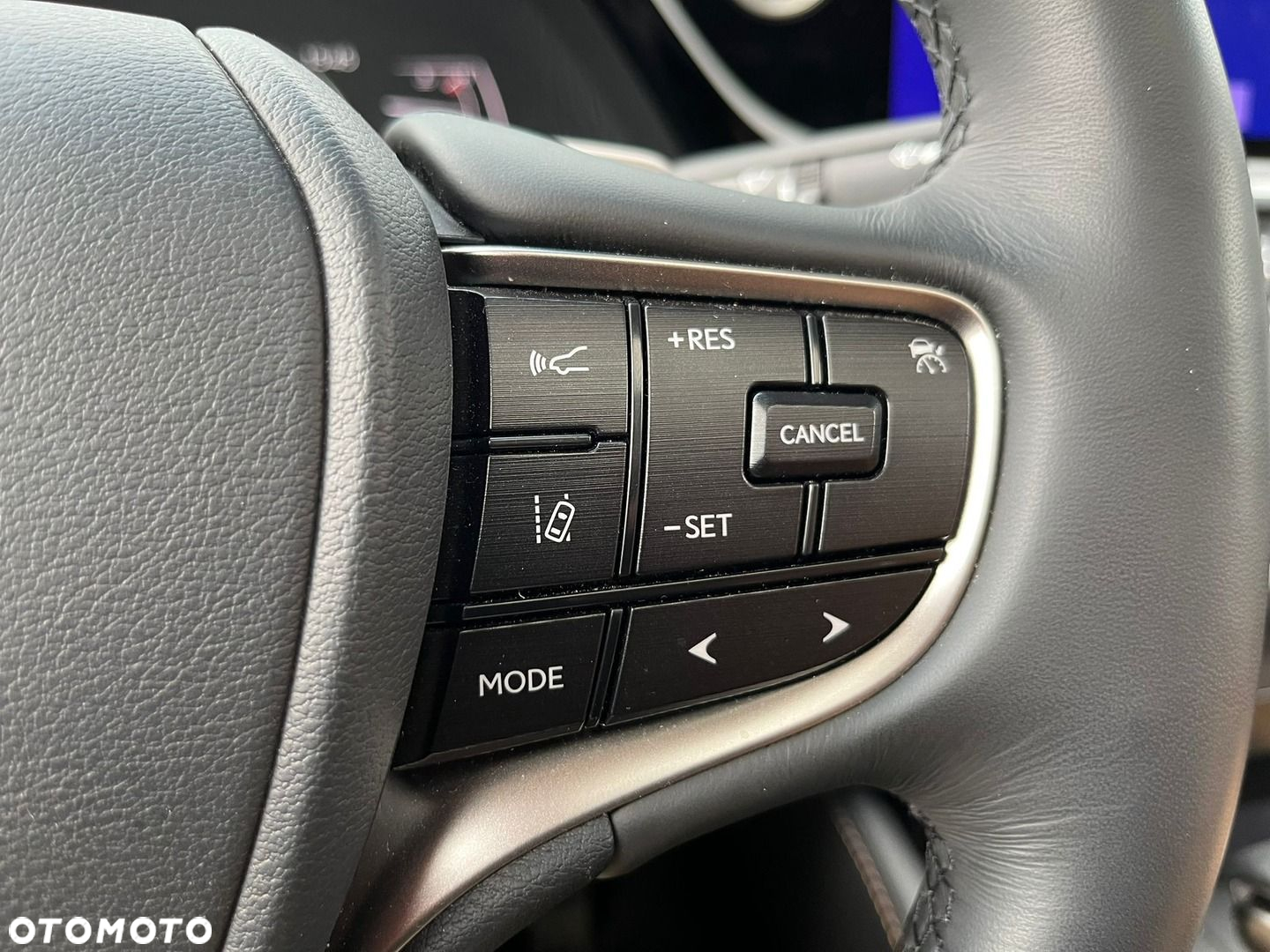 Lexus ES 300h Business Edition - 29