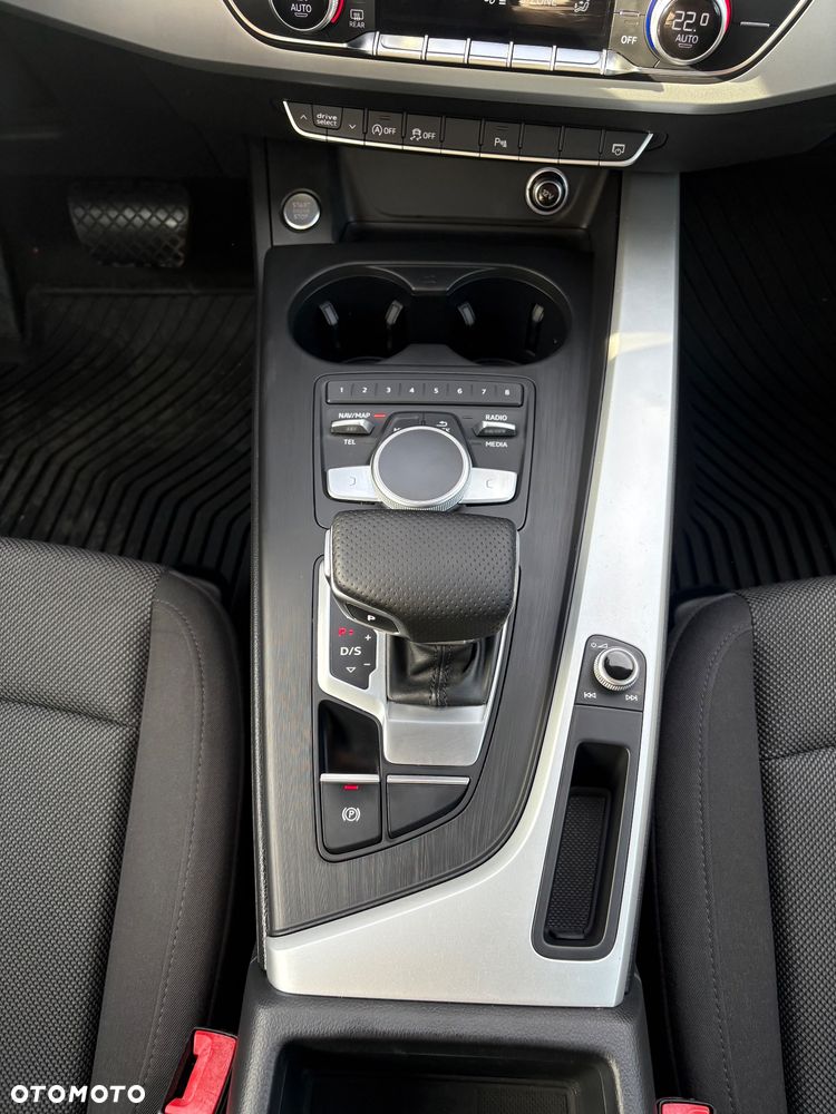 Audi A4 Avant 2.0 TDI ultra S tronic design - 19