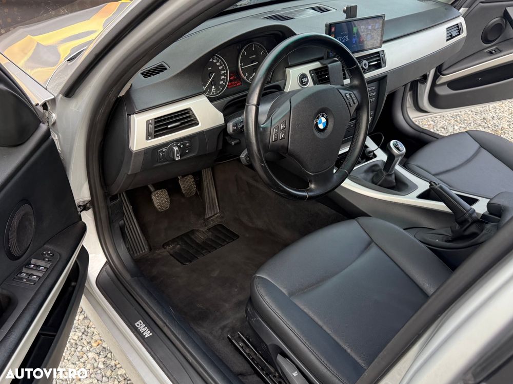 BMW Seria 3 318d DPF Touring - 6