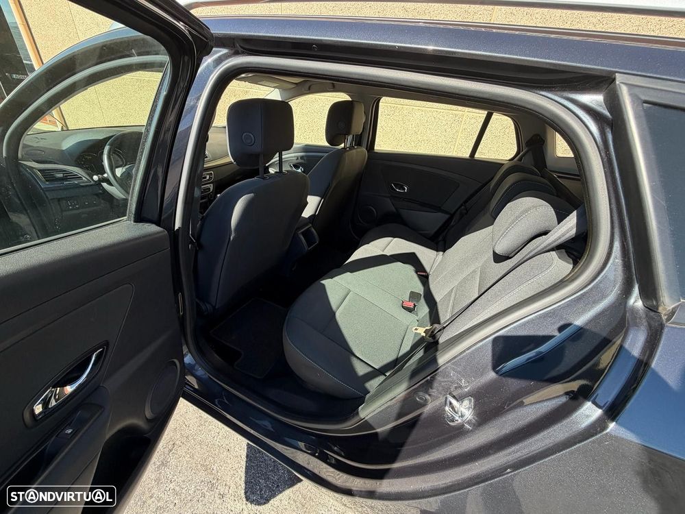 Renault Mégane 1.5 dCi Dynamique - 7