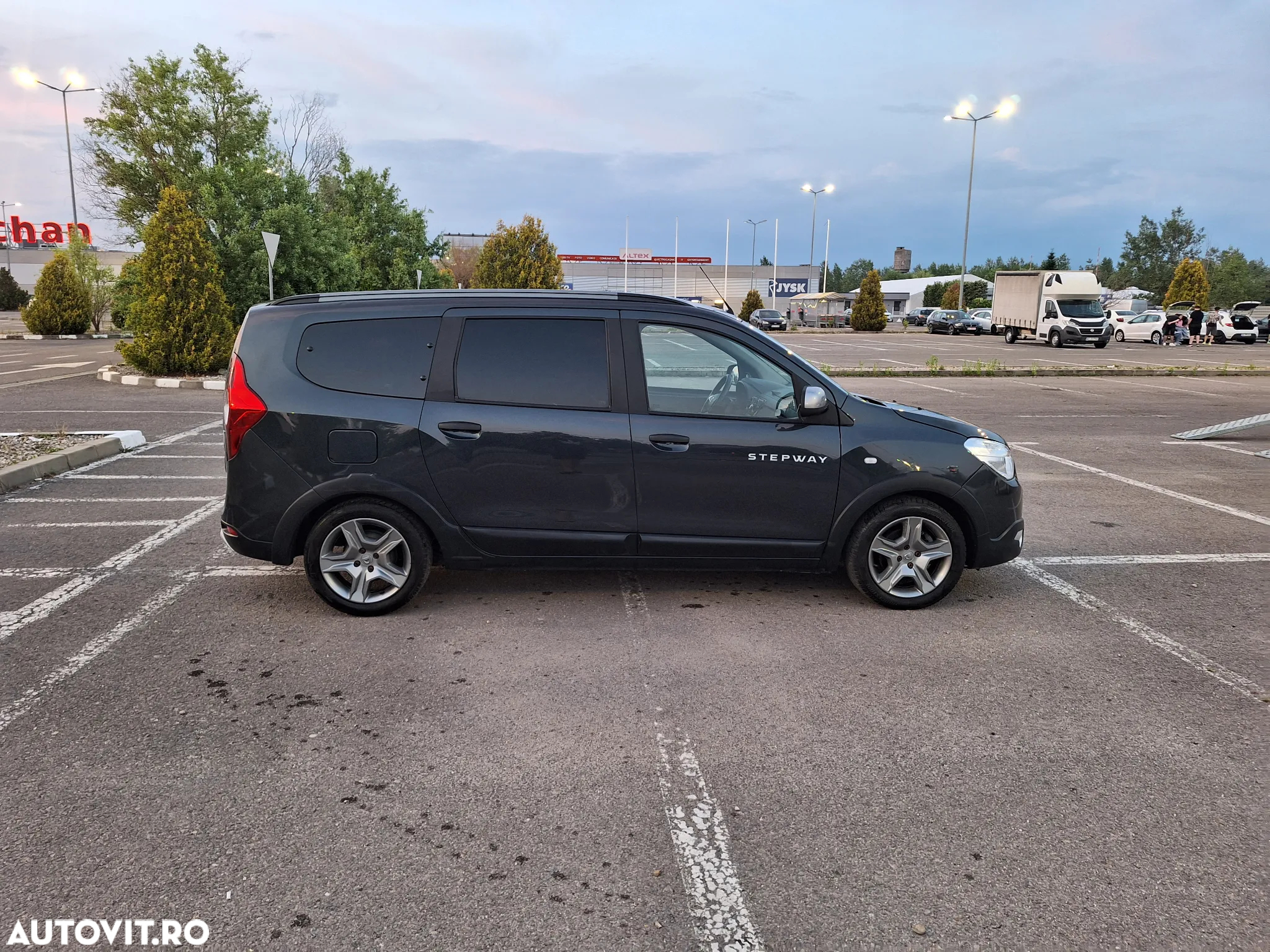 Dacia Lodgy dCi 110 Stepway - 8