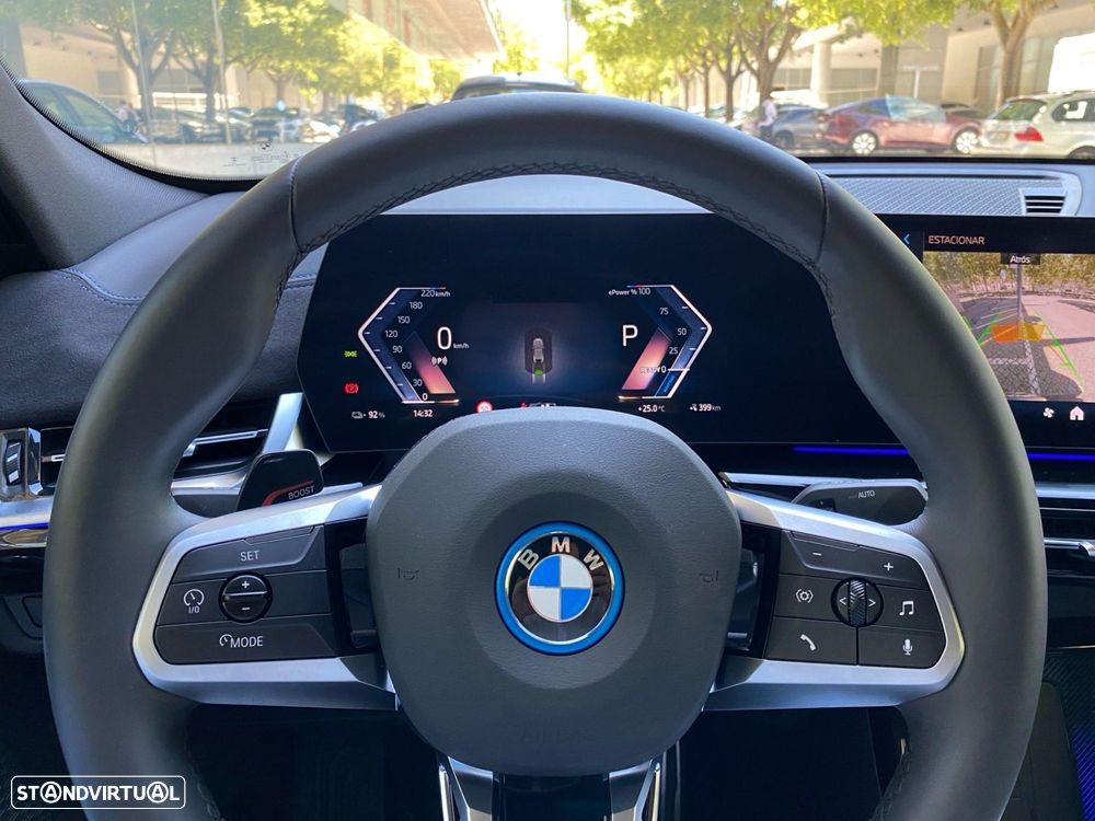 BMW iX2 eDrive20 Pack Desportivo M - 6