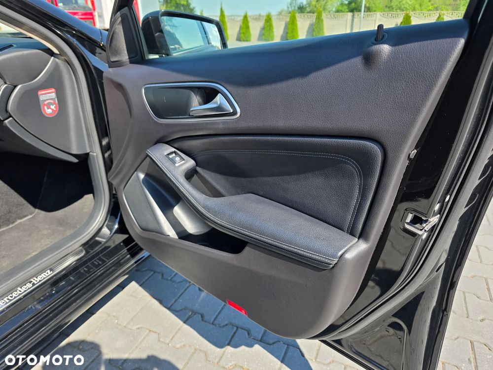 Mercedes-Benz Klasa A 180 d 7G-DCT - 32