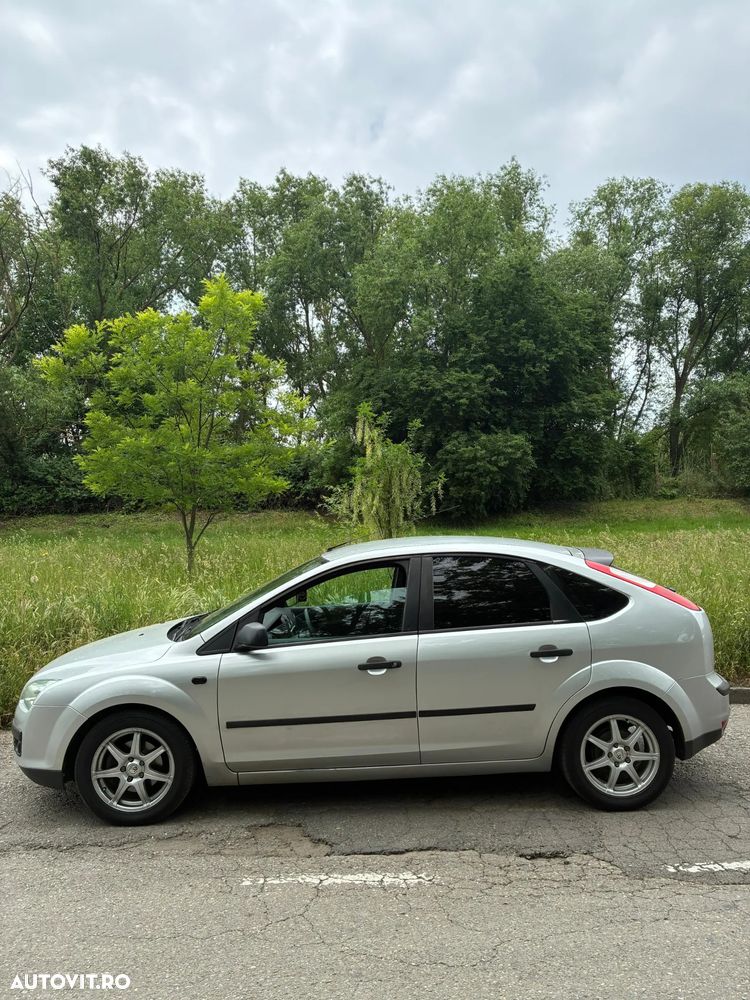 Ford Focus 1.6i Sport - 6