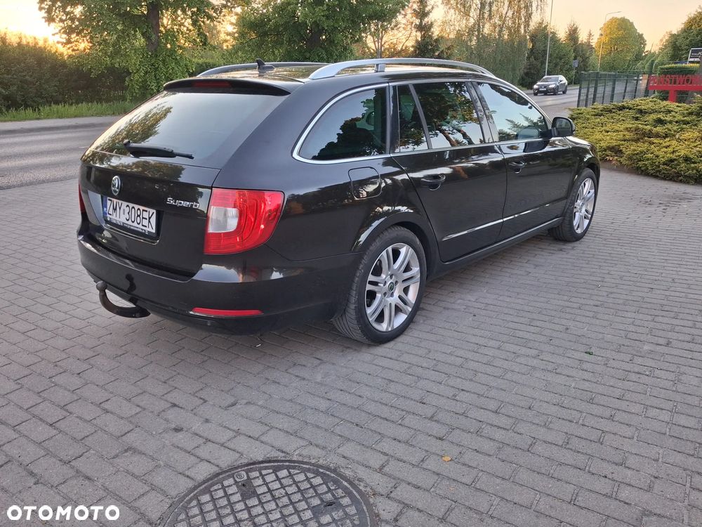 Skoda Superb 2.0 TDI 4x4 DSG FAMILY - 4