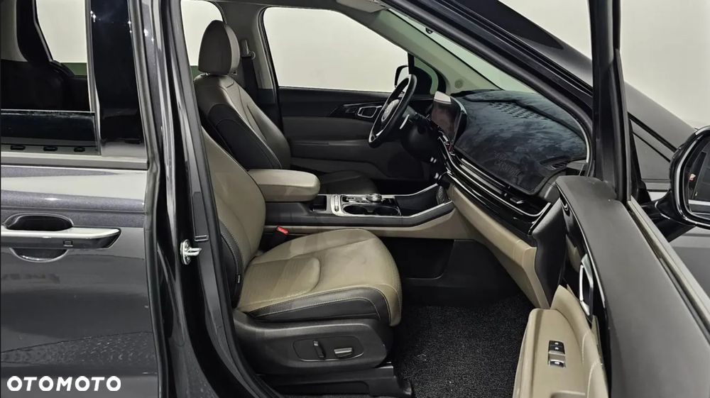 Kia Carnival - 6