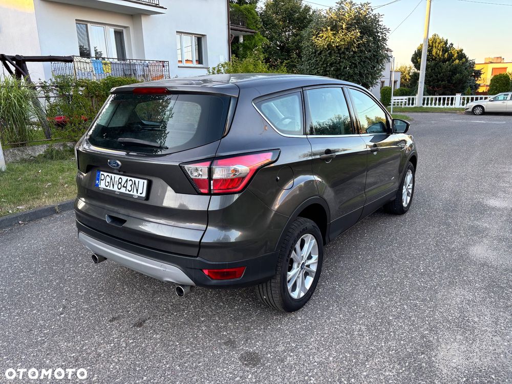 Ford Kuga 1.5 TDCi 2x4 Titanium - 5