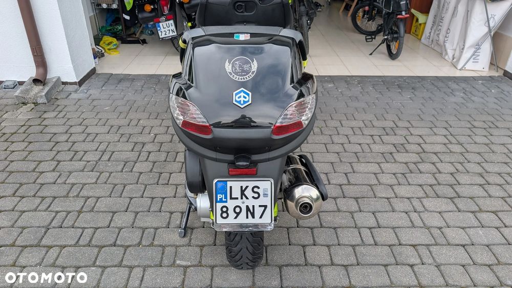 Piaggio MP-3 - 4