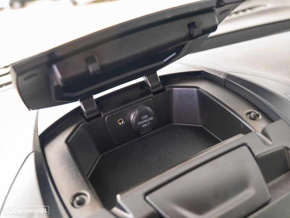 Ford Tourneo Courier 1.5 TDCi Ambiente - 19