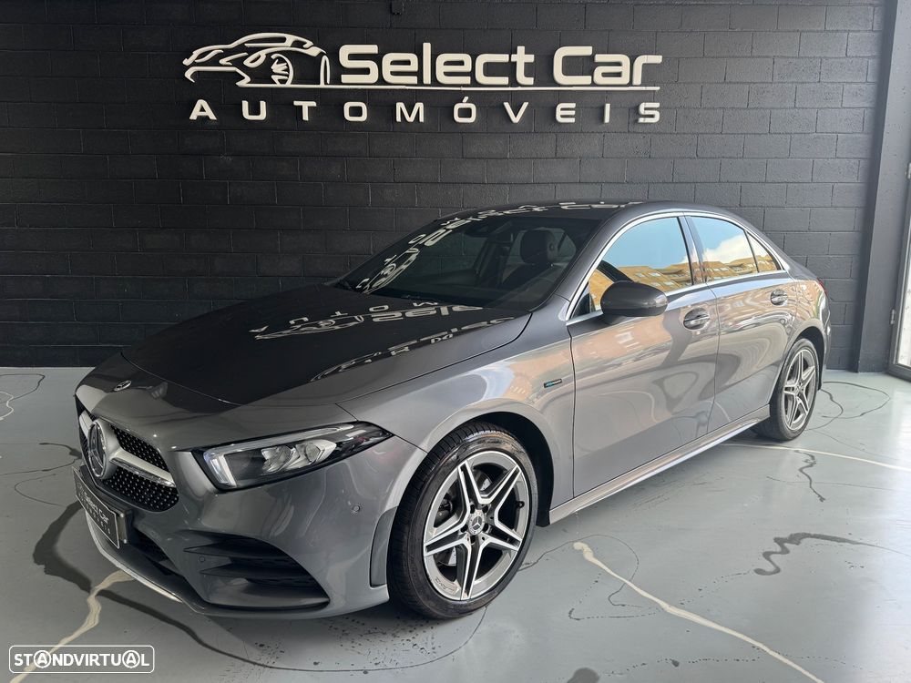 Mercedes-Benz A 250 Limousine e AMG Line - 2
