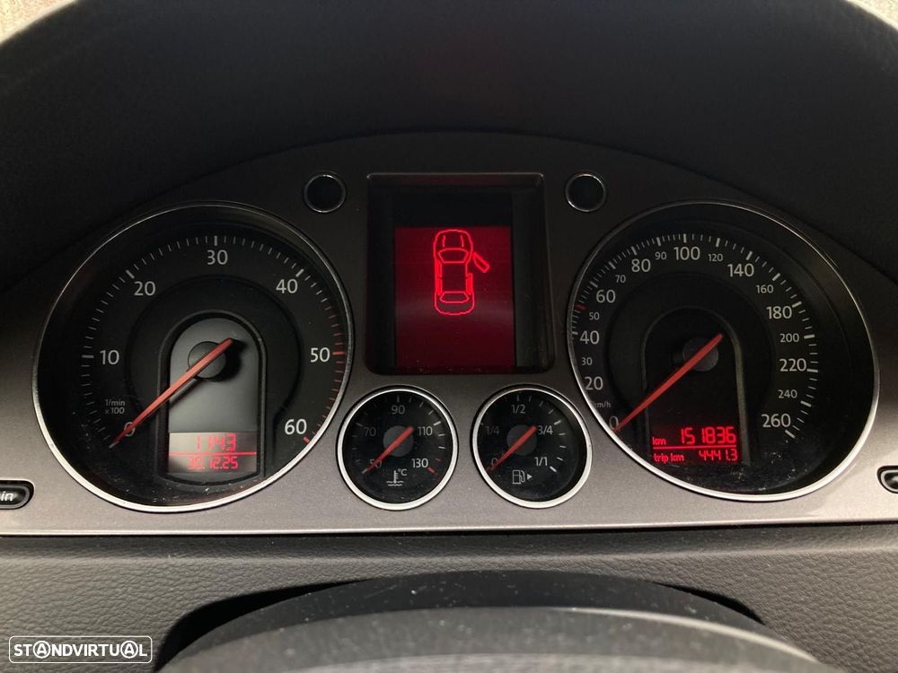 VW Passat 2.0 TDI Trendline Pack - 10