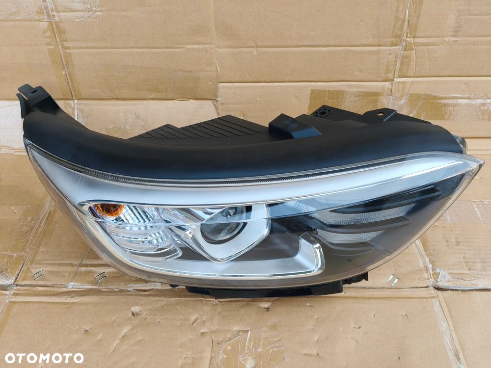 Reflektor Lampa Przednia Kia Stonic 2017-2022 Zwykła HB3 Prawa Idealna Oryginał 92102H8
