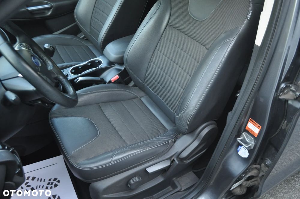 Ford Kuga 2.0 TDCi 2x4 Titanium - 22