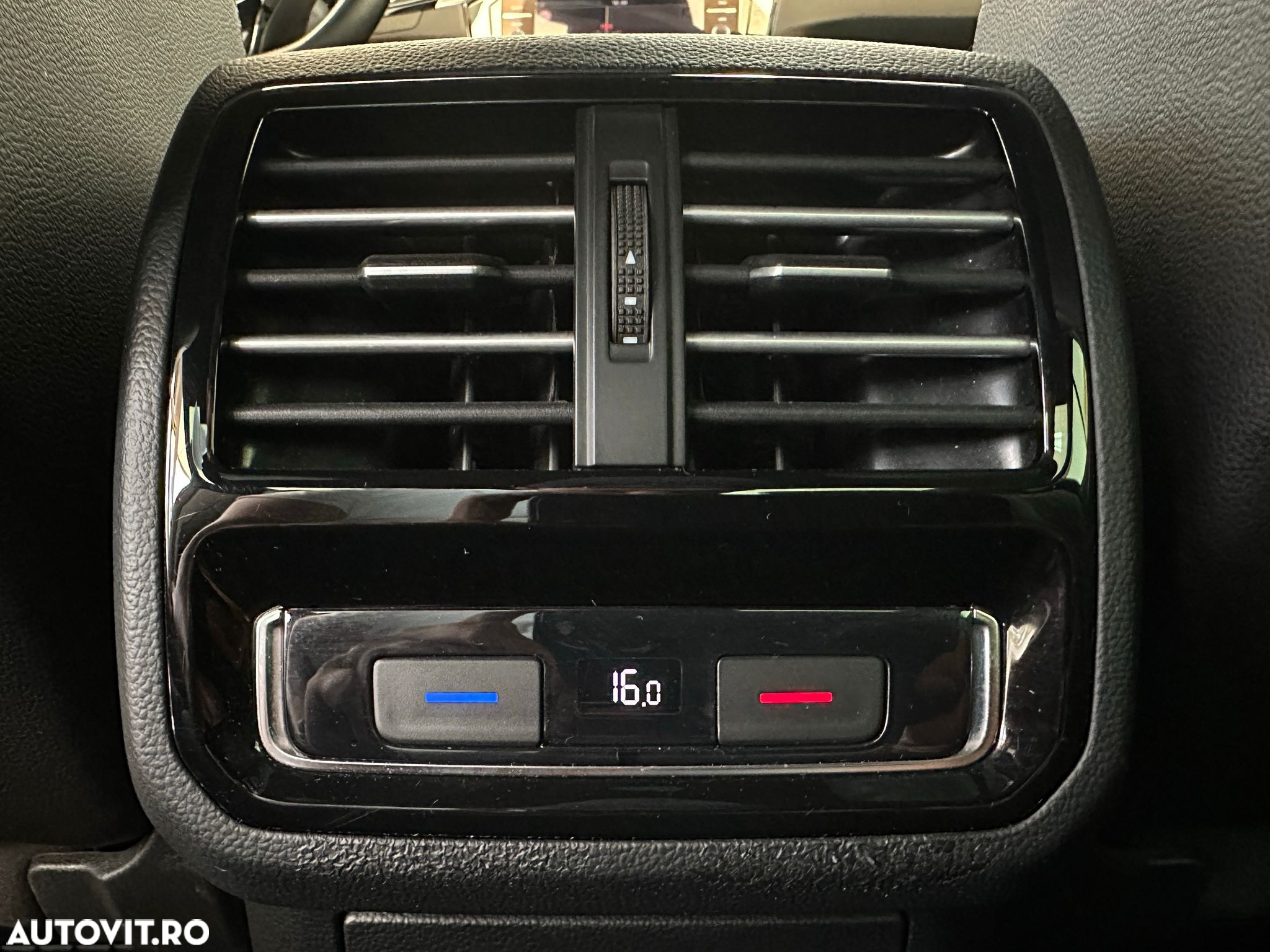 Volkswagen Passat Variant 2.0 TDI DSG Highline - 15