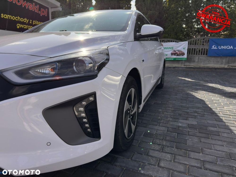 Hyundai IONIQ - 15