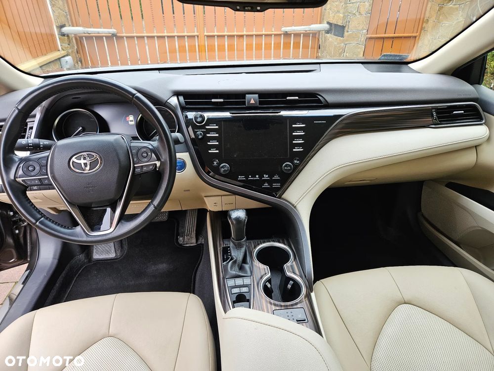 Toyota Camry 2.5 Hybrid Executive CVT - 7
