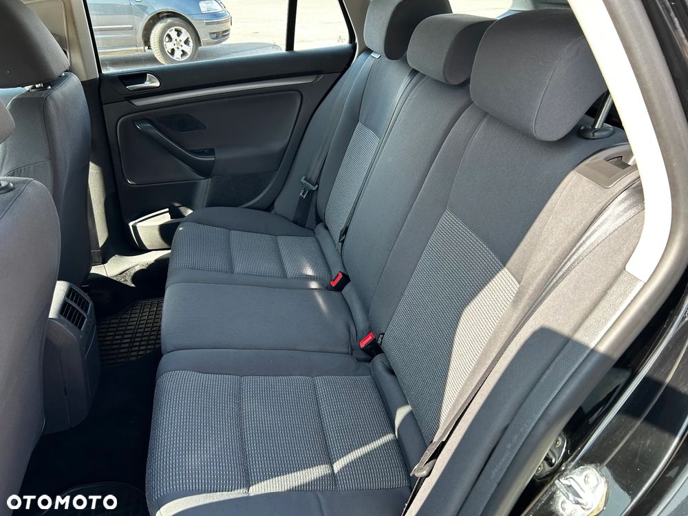Volkswagen Golf - 10
