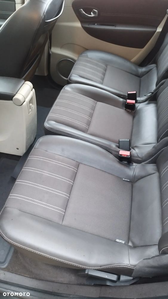 Renault Grand Scenic - 12