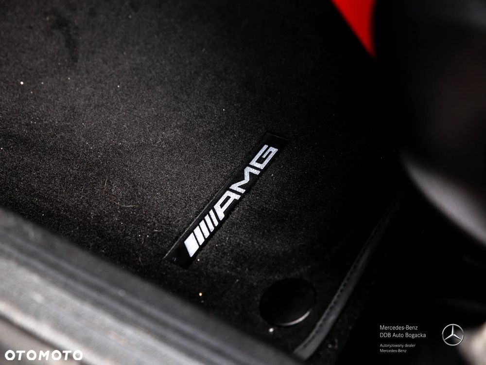 Mercedes-Benz GLB 220 mHEV 4-Matic AMG Line 8G-DCT - 34