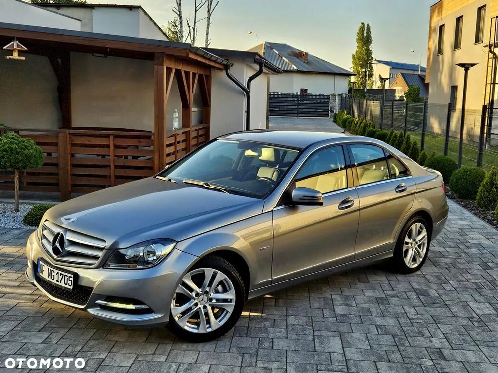 Mercedes-Benz Klasa C 180 BlueEFFICIENCY Avantgarde - 3