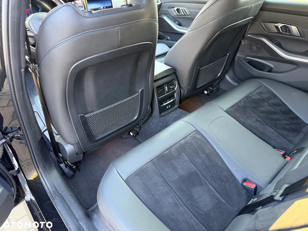 BMW Seria 3 320d xDrive M Sport sport - 17