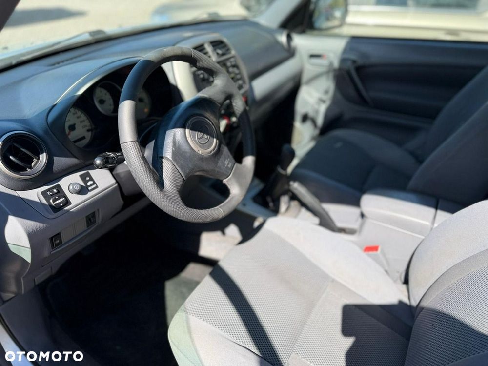 Toyota RAV4 - 5