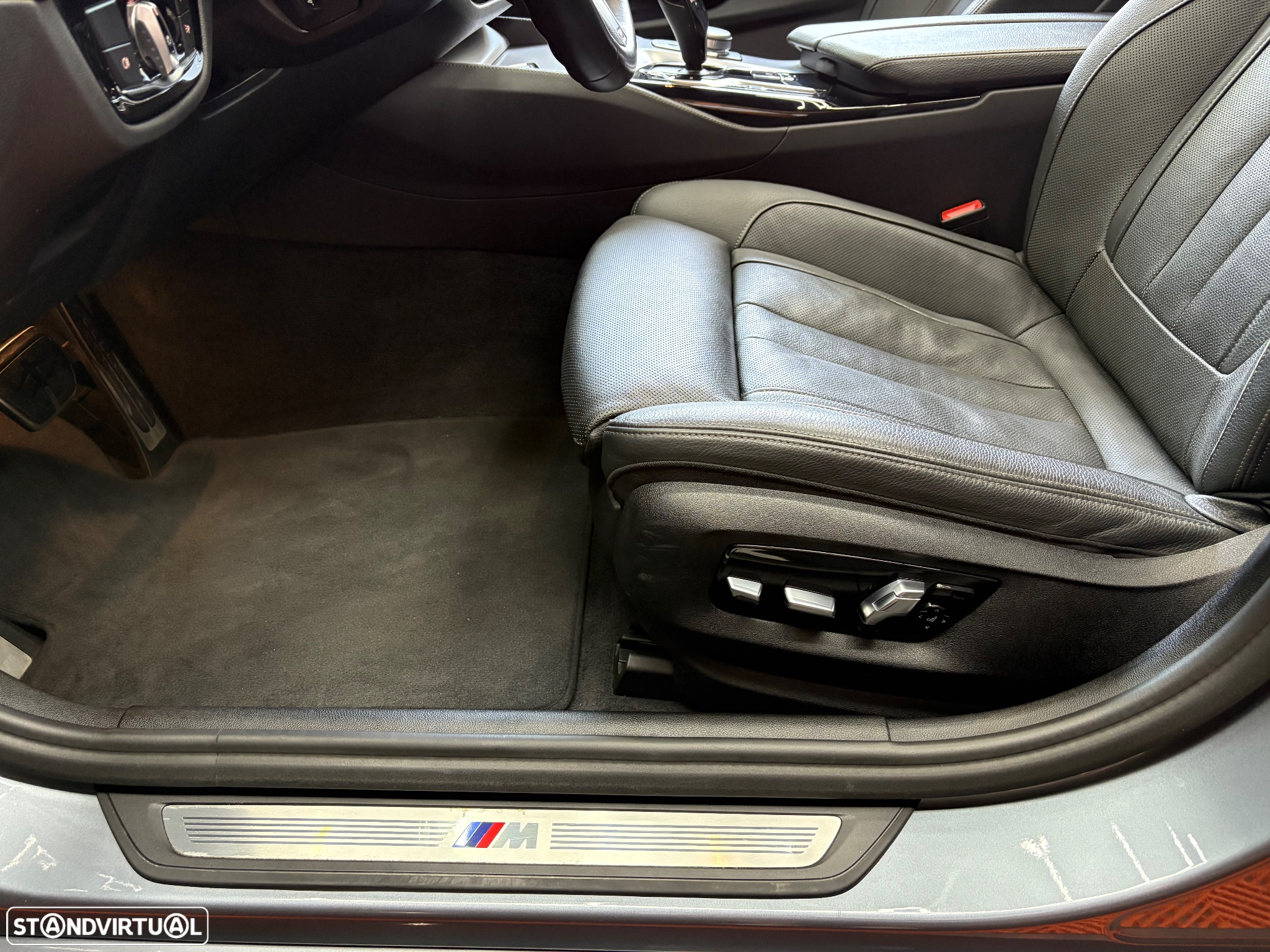 BMW 530 e Pack Desportivo M - 35