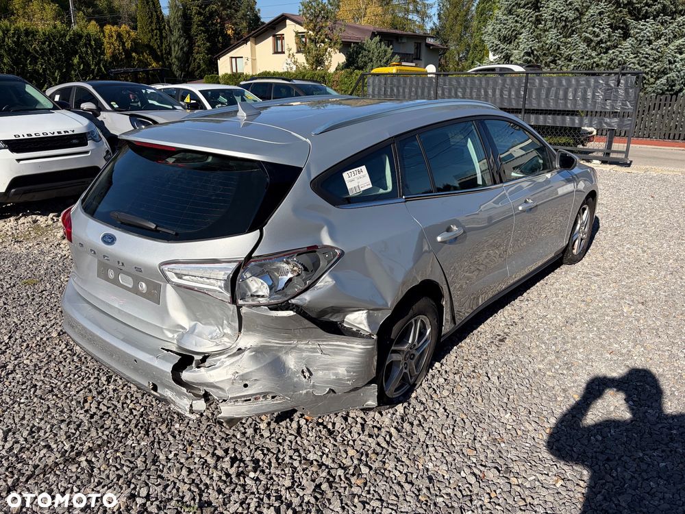 Ford Focus 1.5 EcoBlue Start-Stopp-System COOL&CONNECT - 10